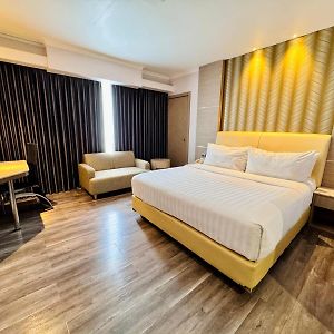 Executive Deluxe Double or Twin Room